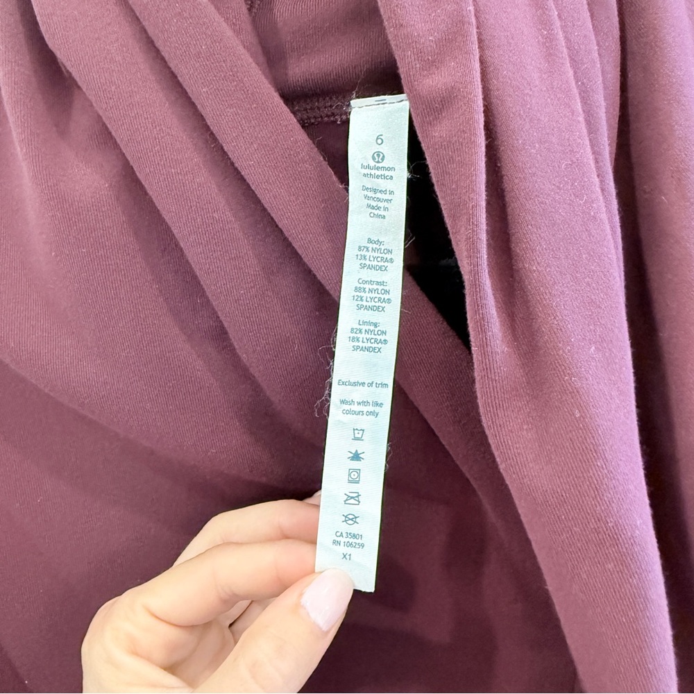 Lululemon Athletica Jacket in Rich Burgundy - Picture 4 of 5